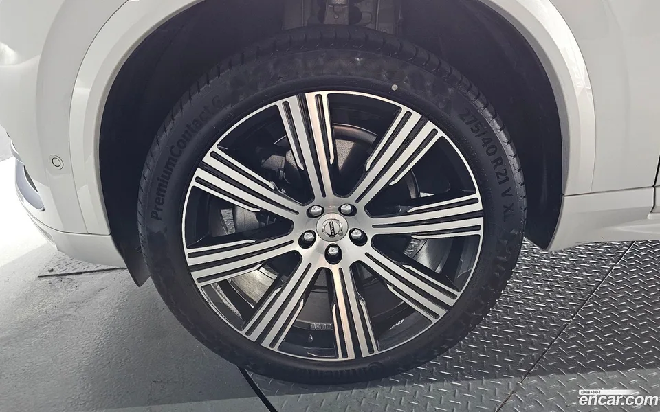 Volvo XC90 B6 2023 — thumbnail 2