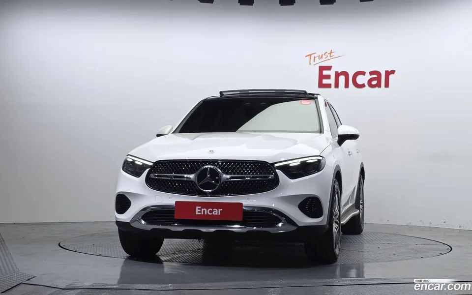Mercedes-Benz GLC-Class GLC300 4MATIC 2025 — thumbnail 3
