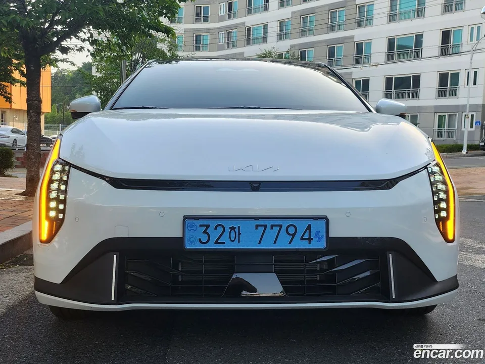 Kia EV4 2WD 2026 — photo 1, buy with delivery to Moscow