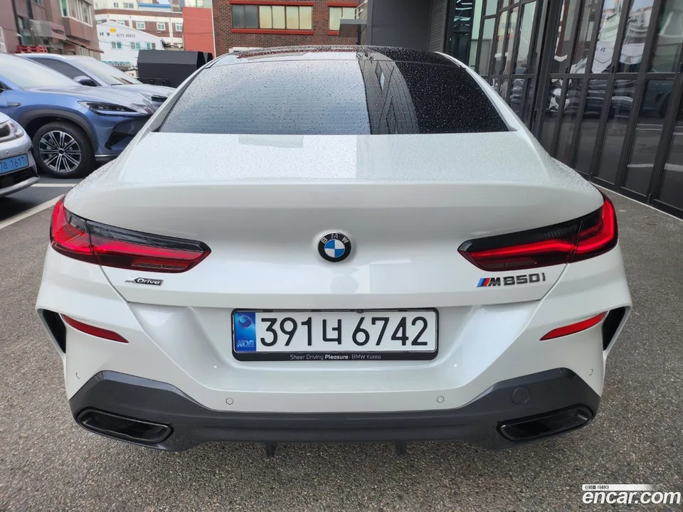 BMW 8 Series M850i xDrive 2026 — thumbnail 3