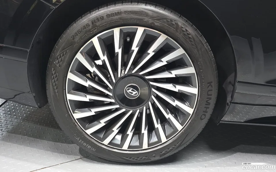 Hyundai Grandeur Hybrid 2023 — thumbnail 5