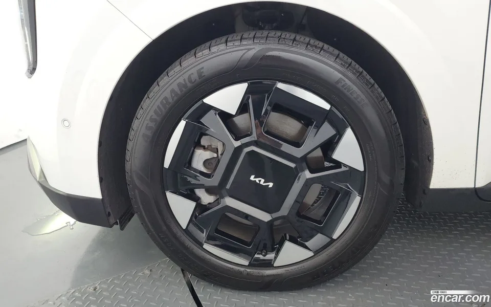 Kia Carnival 9 () 2025 — thumbnail 2