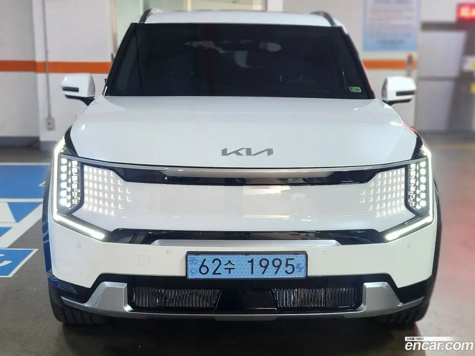 Kia EV9 4WD 2026 — фото 1, купить с доставкой в Москву