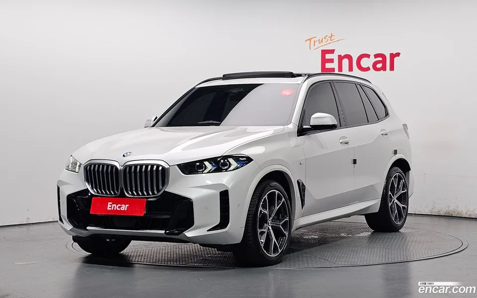 BMW X5 xDrive 40i M 2025 — photo 1, buy with delivery to Moscow