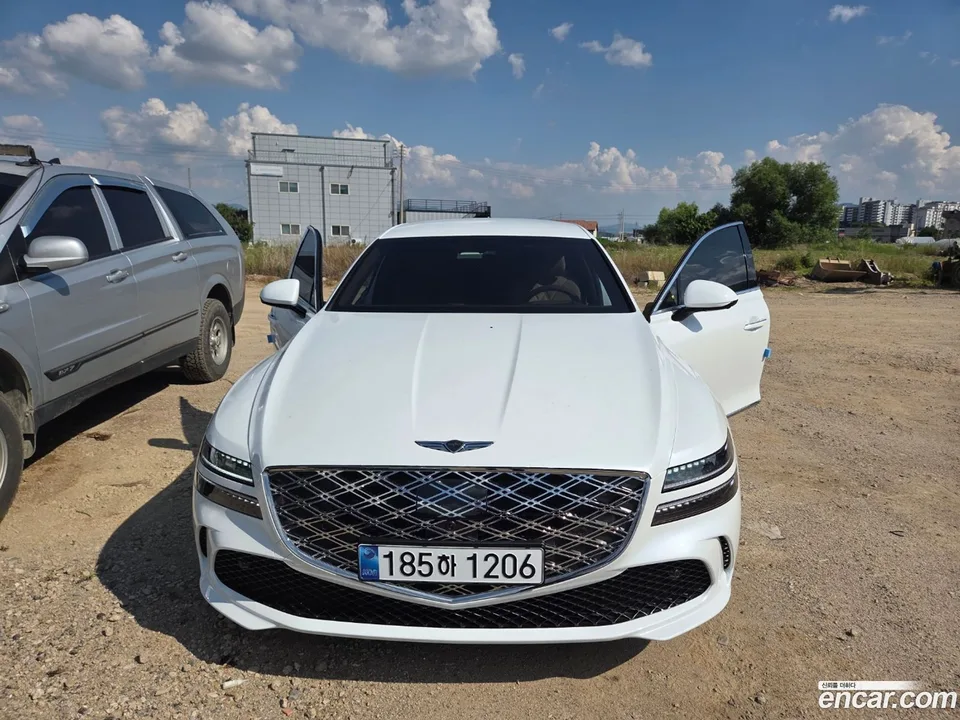 Genesis G80 2.5 AWD 2026 — photo 1, buy with delivery to Moscow