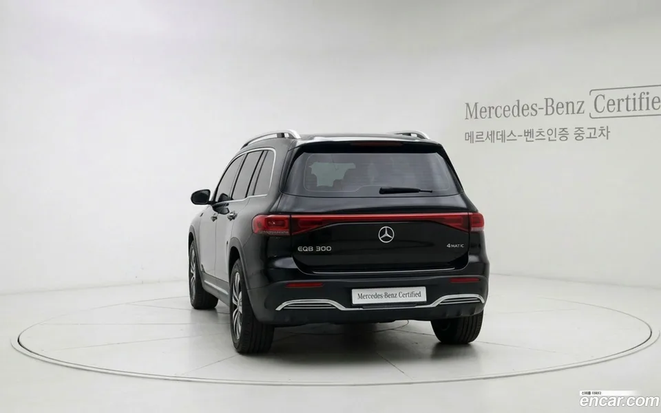 Mercedes-Benz EQB EQB300 4MATIC AMG 2025 — thumbnail 4