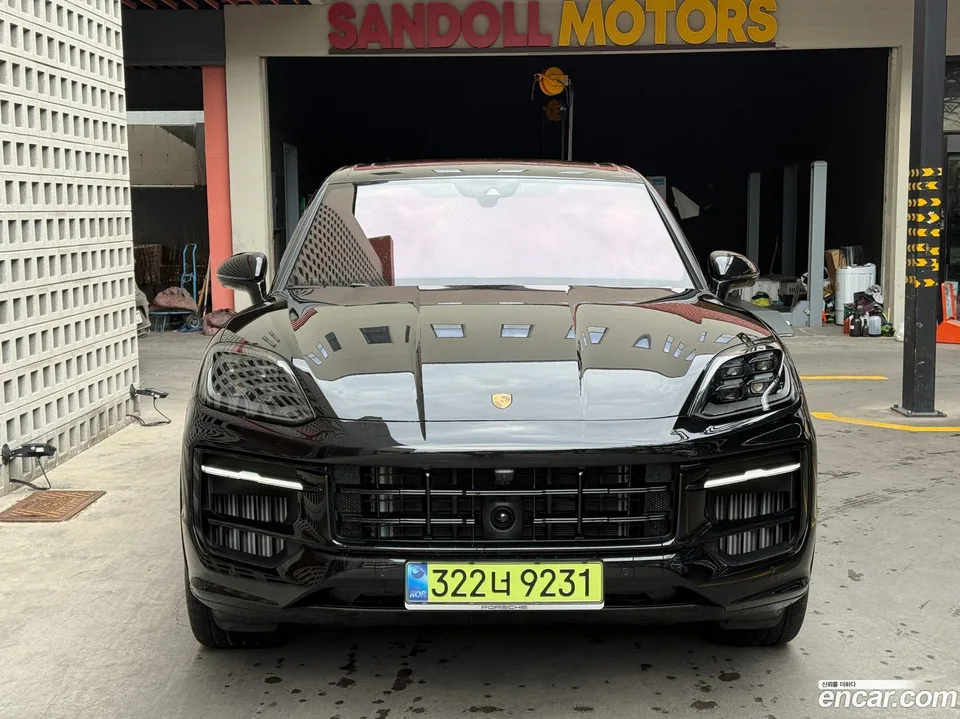 Porsche Cayenne 3.0 2025 — photo 1, buy with delivery to Moscow