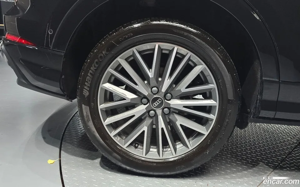 Audi Q3 35 TDI 2025 — thumbnail 2