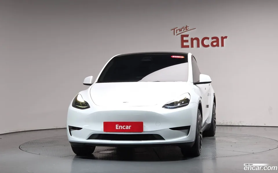 Tesla Model Y RWD 2023 — thumbnail 3
