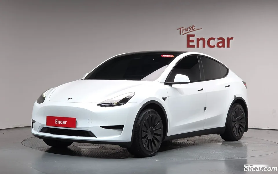 Tesla Model Y RWD 2023 — photo 1, buy with delivery to Moscow
