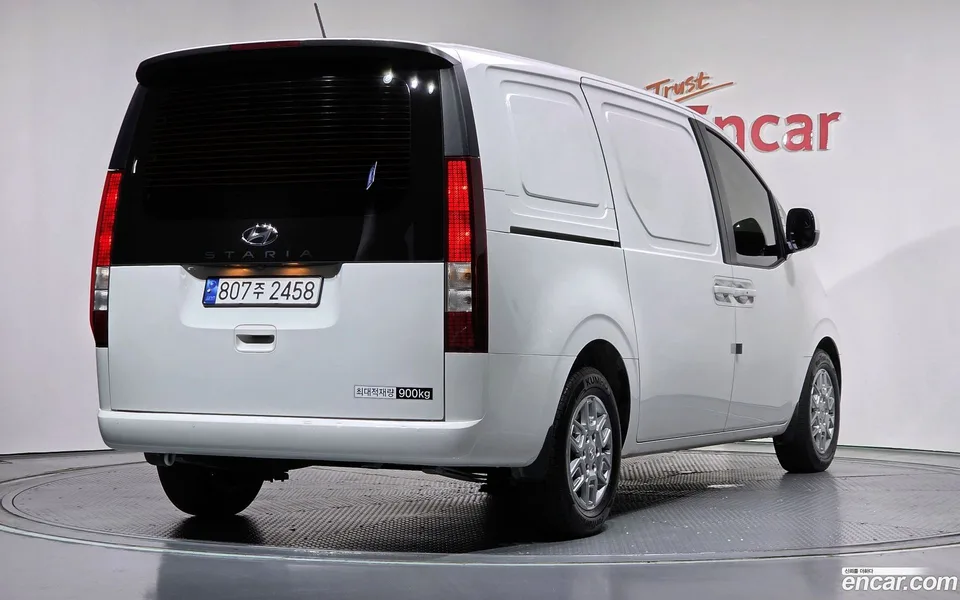 Hyundai Staria 3 2023 — thumbnail 2