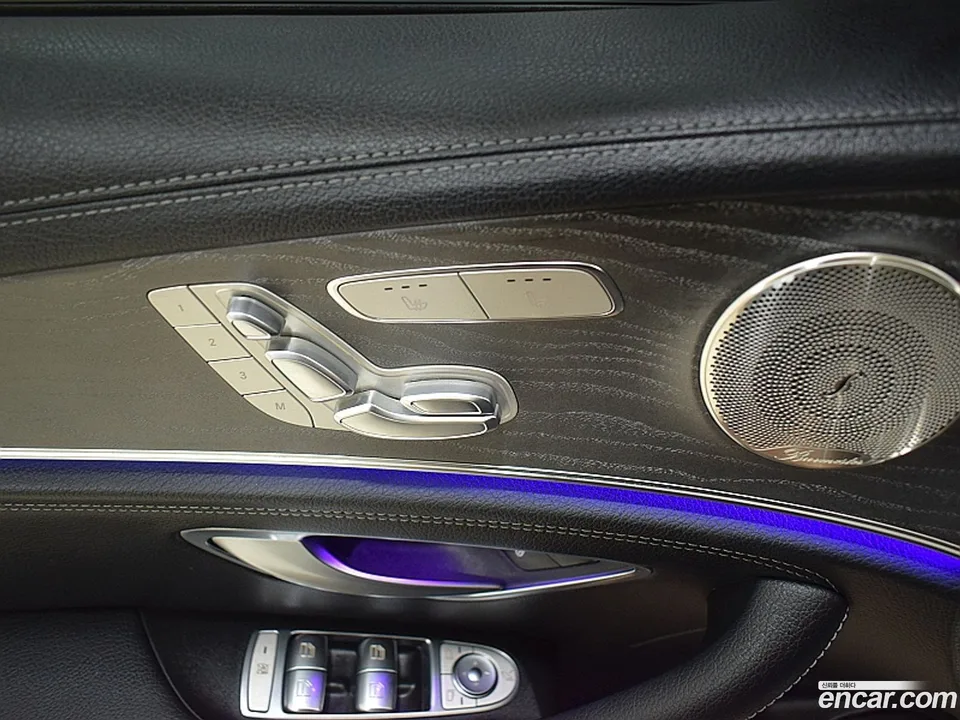Mercedes-Benz E-Class E350 4MATIC AMG Line 2023 — миниатюра 5