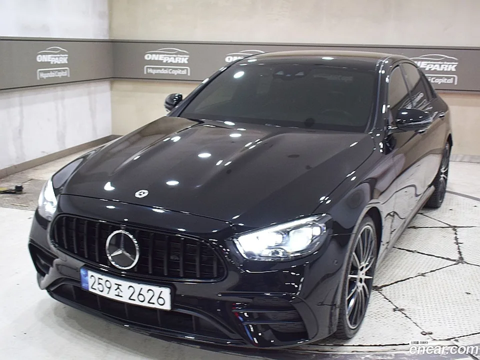 Mercedes-Benz E-Class E350 4MATIC AMG Line 2023 — photo 1, buy with delivery to Moscow