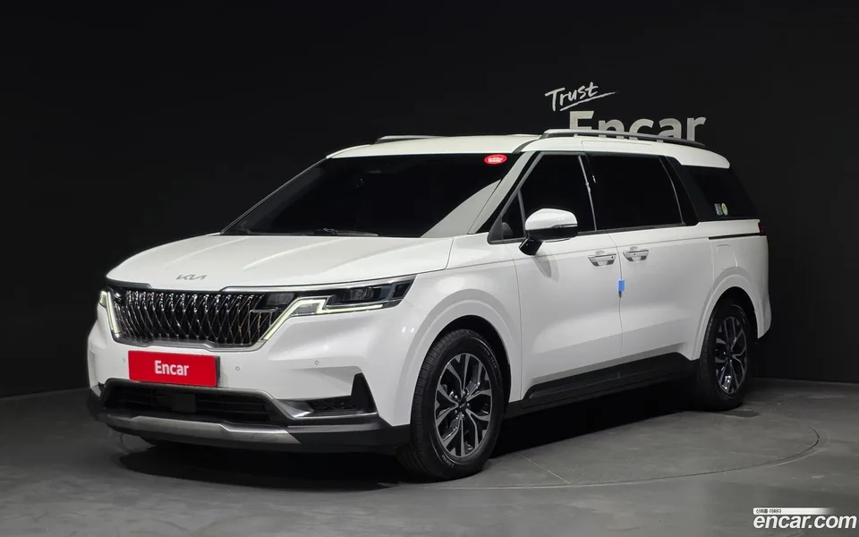 Kia Carnival 9 2022 — photo 1, buy with delivery to Moscow