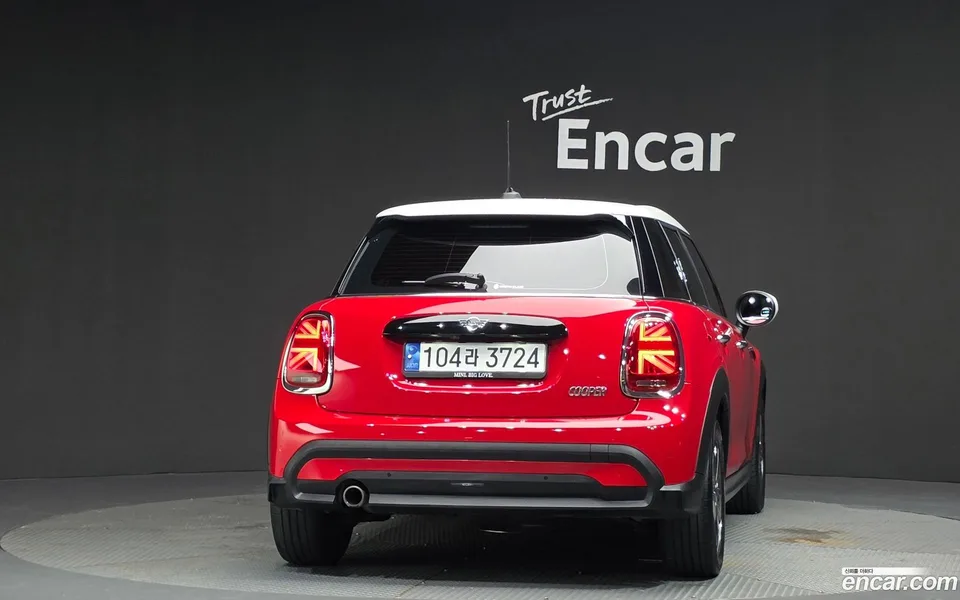 MINI Cooper 5 2022 — thumbnail 4