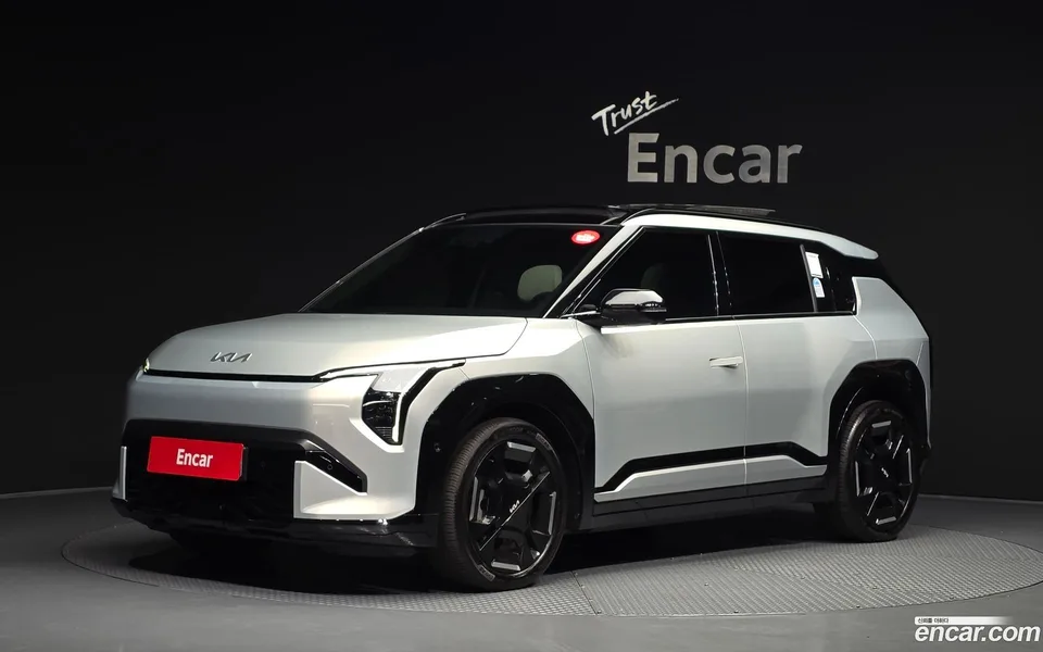 Kia EV3 2WD 2024 — photo 1, buy with delivery to Moscow