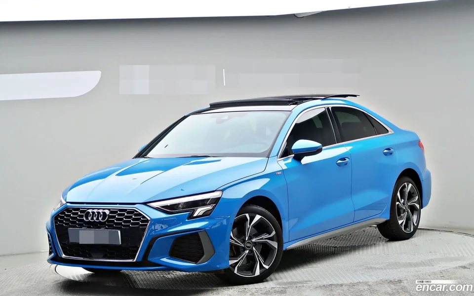 Audi A3 (8Y) 40 TFSI 2023 — photo 1, buy with delivery to Moscow
