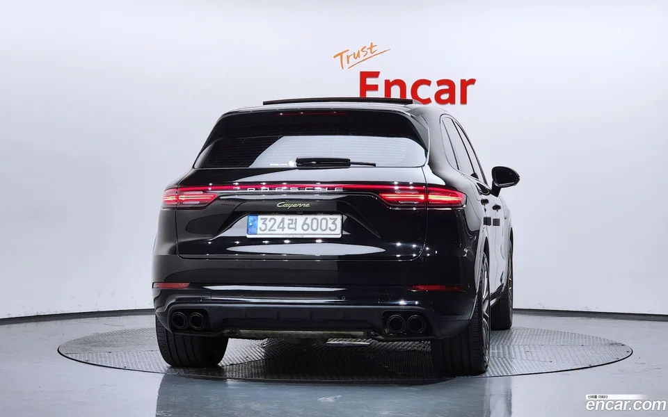 Porsche Cayenne 3.0 E- 2023 — thumbnail 4