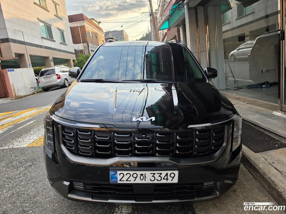 Kia Carnival 7 2025 — thumbnail 3