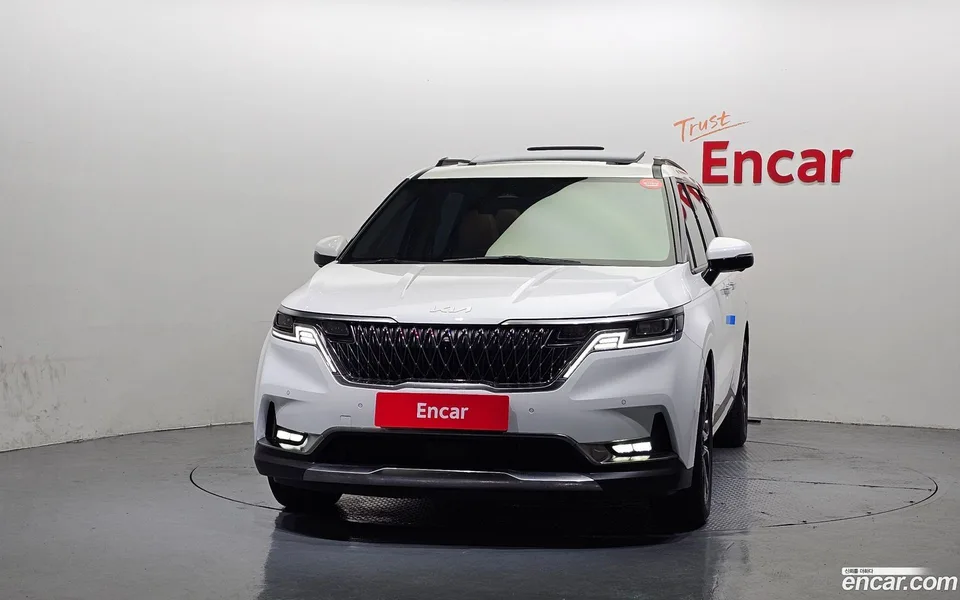 Kia Carnival 7 2023 — thumbnail 3