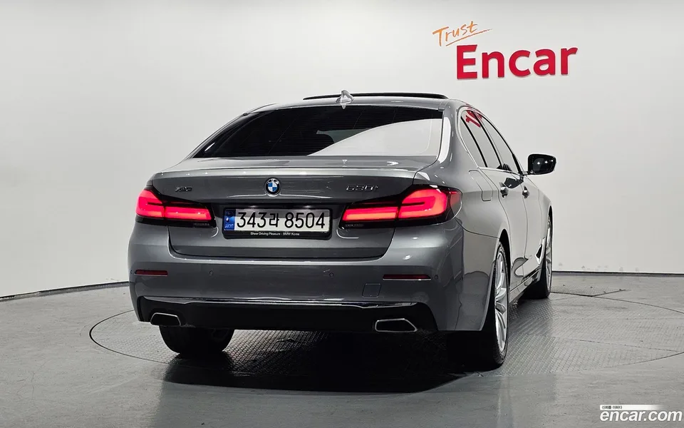 BMW 5 Series 530i xDrive 2023 — thumbnail 4
