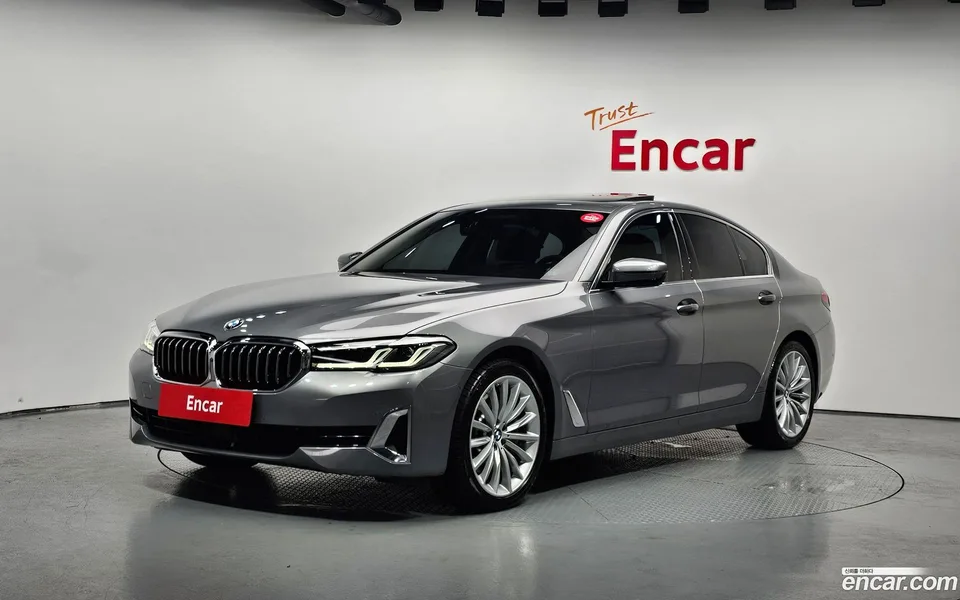 BMW 5 Series 530i xDrive 2023 — photo 1, buy with delivery to Moscow