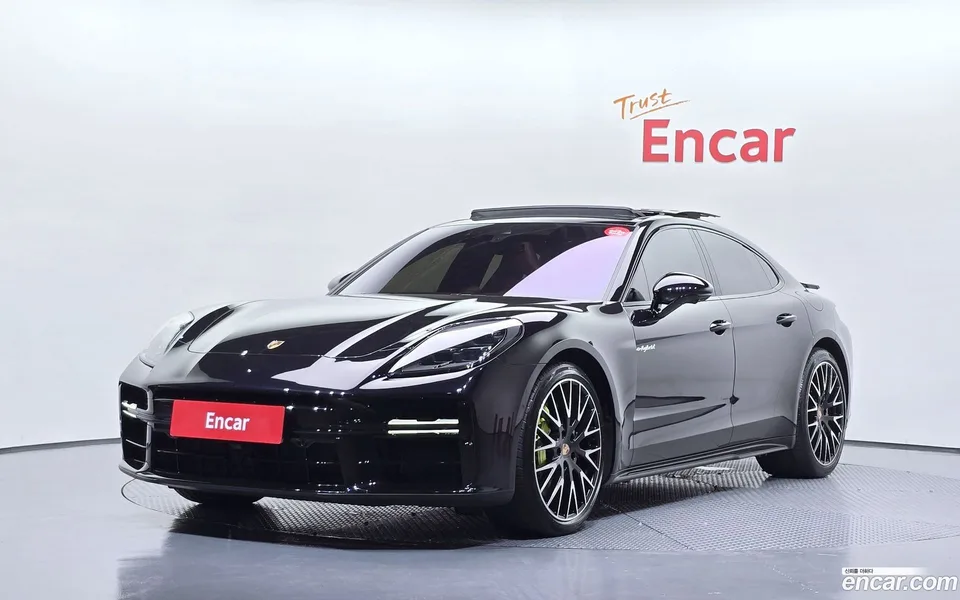 Porsche Panamera (976) 2.9 AWD E- 2025 — photo 1, buy with delivery to Moscow