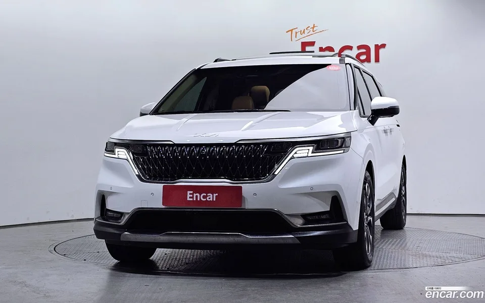 Kia Carnival 9 2023 — thumbnail 3