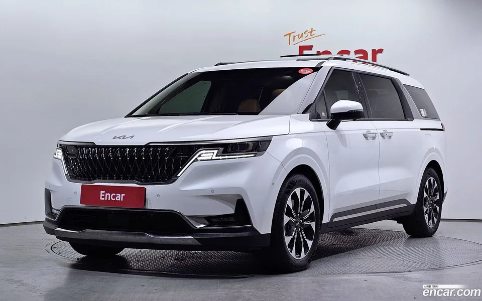 Kia Carnival 9 2023 — photo 1, buy with delivery to Moscow
