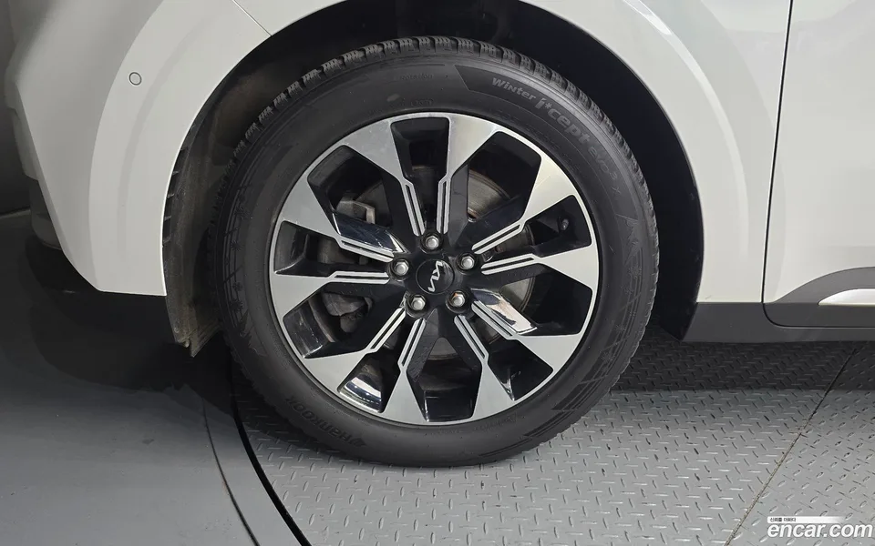 Kia Carnival 7 2022 — thumbnail 2