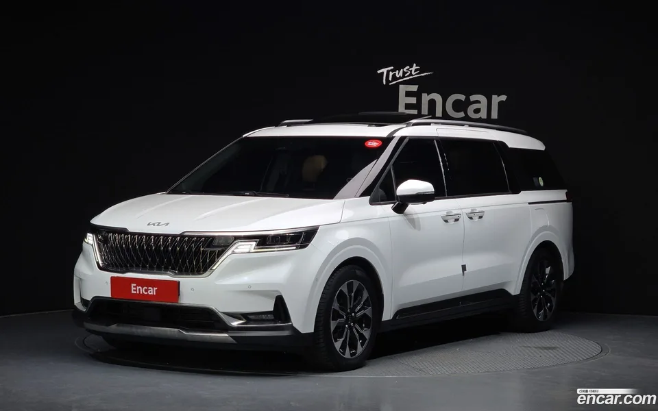 Kia Carnival 7 2022 — photo 1, buy with delivery to Moscow