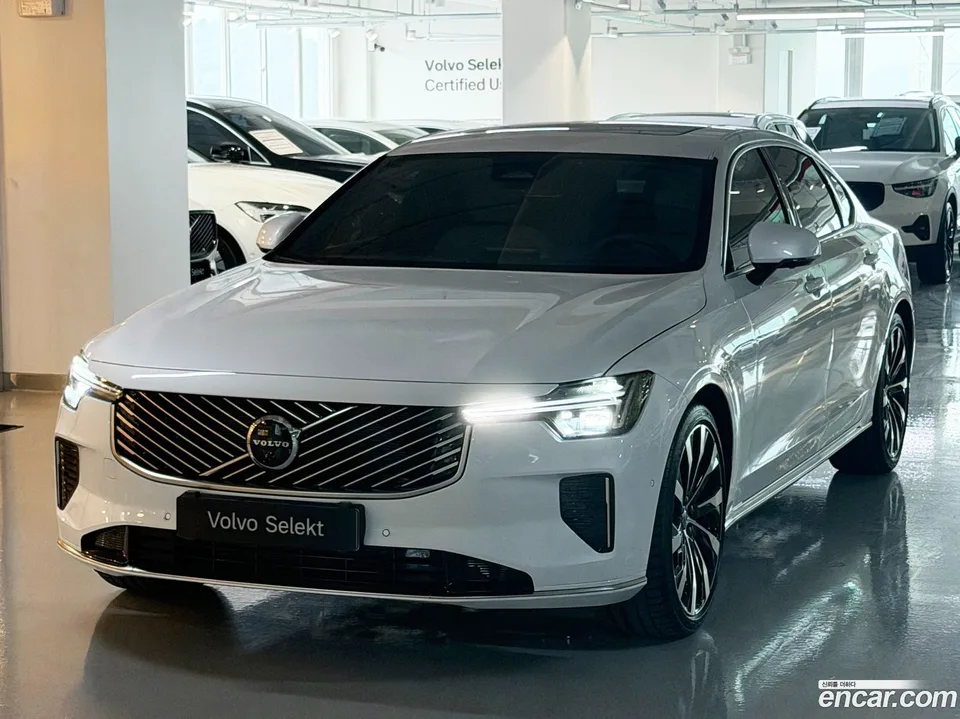 Volvo S90 B5 2025 — photo 1, buy with delivery to Moscow