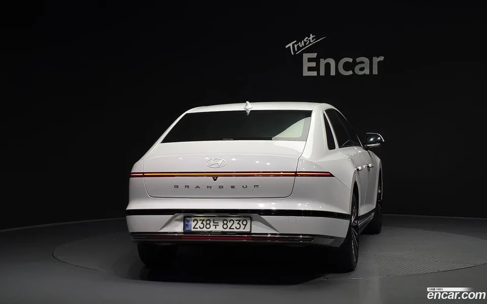 Hyundai Grandeur Hybrid 2023 — thumbnail 4
