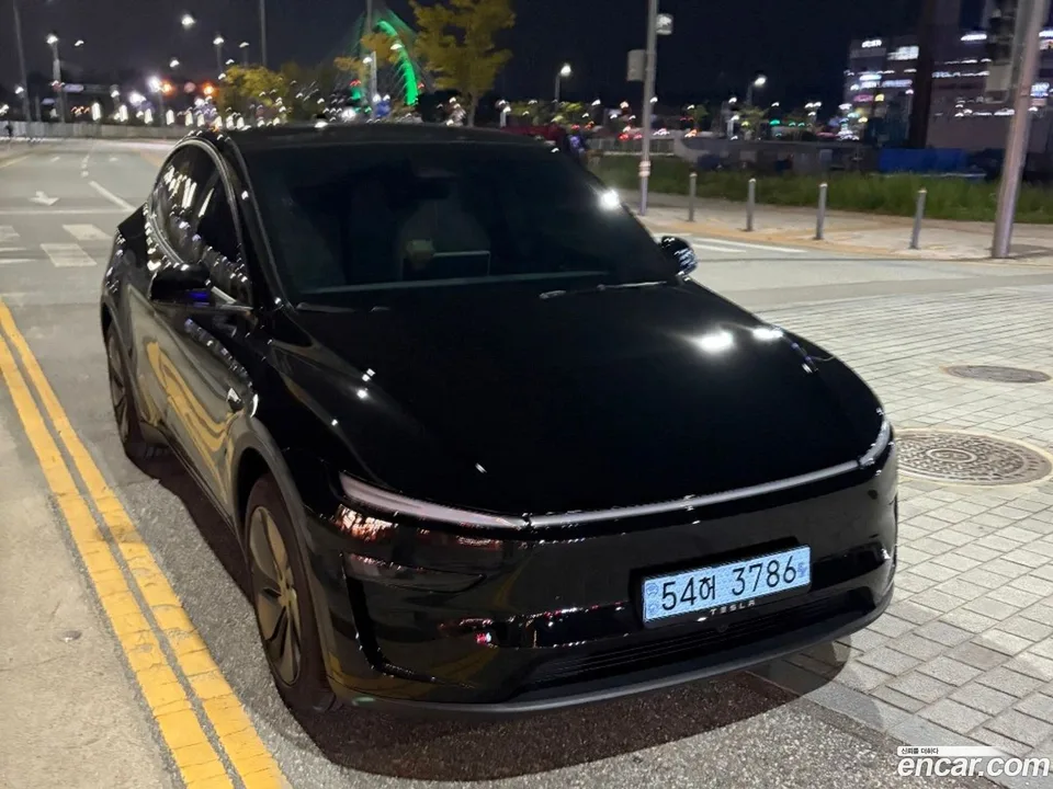 Tesla Model Y RWD 2025 — photo 1, buy with delivery to Moscow