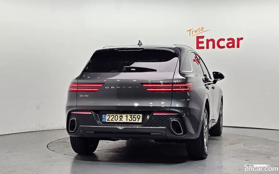 Genesis GV70 2.5T 2WD 2023 — миниатюра 4