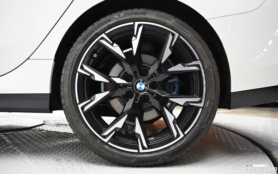 BMW 2 Series Gran Coupe 228 xDrive M 2025 — thumbnail 5