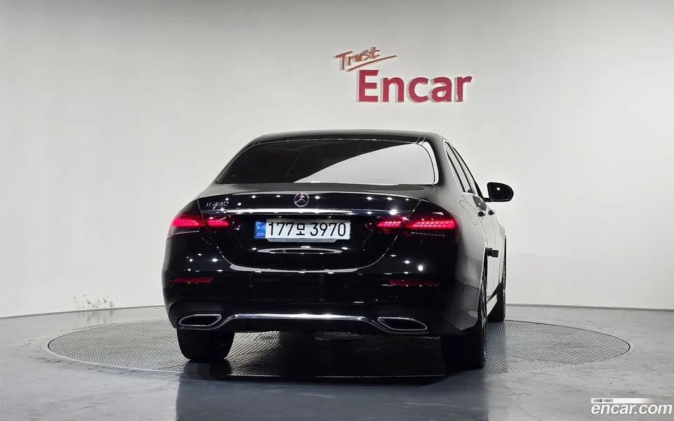 Mercedes-Benz E-Class E250 AMG Line 2022 — thumbnail 4