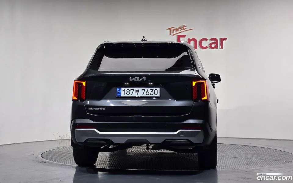 Kia Sorento 2.2 2WD 2023 — thumbnail 4