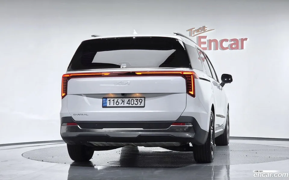 Kia Carnival 9 2024 — thumbnail 4
