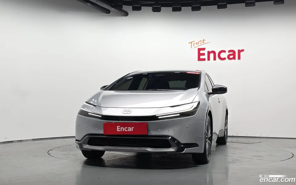 Toyota Prius 2.0 XLE AWD 2025 — thumbnail 3