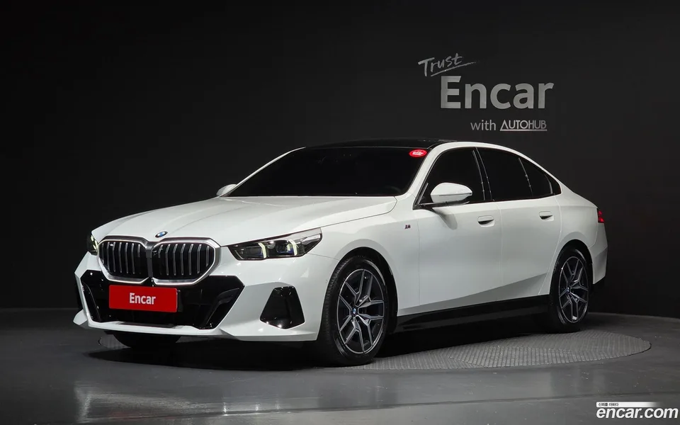BMW 5 Series 520i M 2024 — photo 1, buy with delivery to Moscow