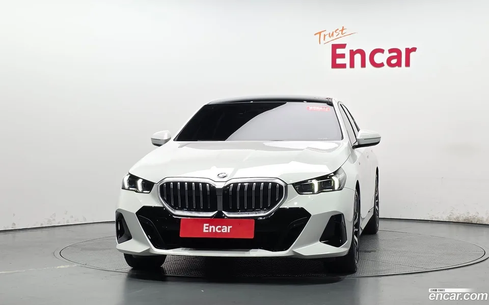 BMW 5 Series 530i xDrive M 2025 — thumbnail 3