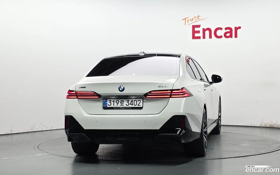 BMW 5 Series 530i xDrive M 2025 — thumbnail 4