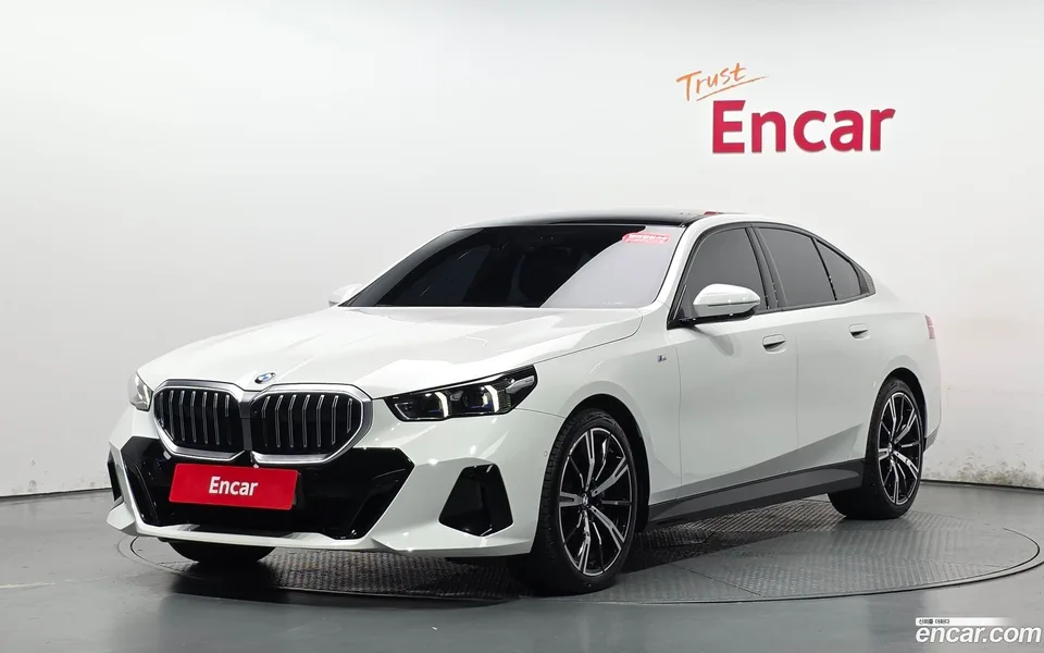 BMW 5 Series 530i xDrive M 2025 — photo 1, buy with delivery to Moscow