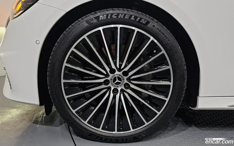 Mercedes-Benz E-Class E450 4MATIC 2025 — thumbnail 2