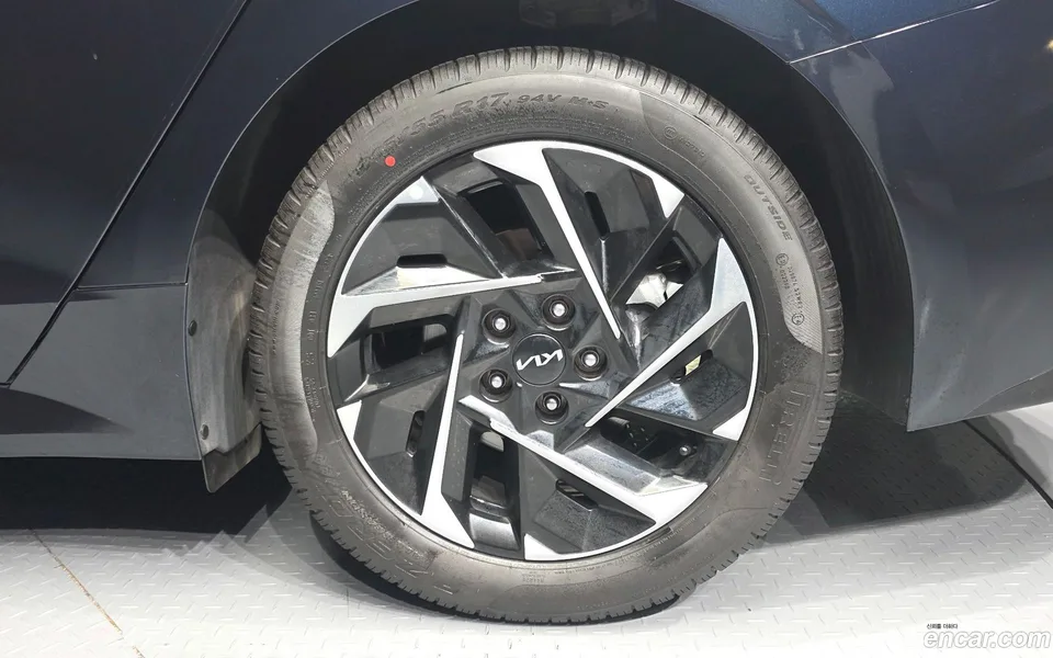 Kia K5 Hybrid 2024 — thumbnail 2