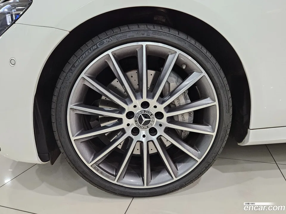 Mercedes-Benz E-Class E350 4MATIC AMG Line 2022 — миниатюра 5