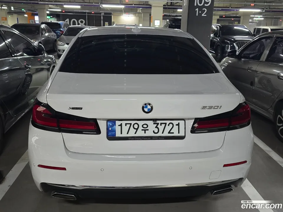 BMW 5 Series 530i xDrive 2022 — thumbnail 2
