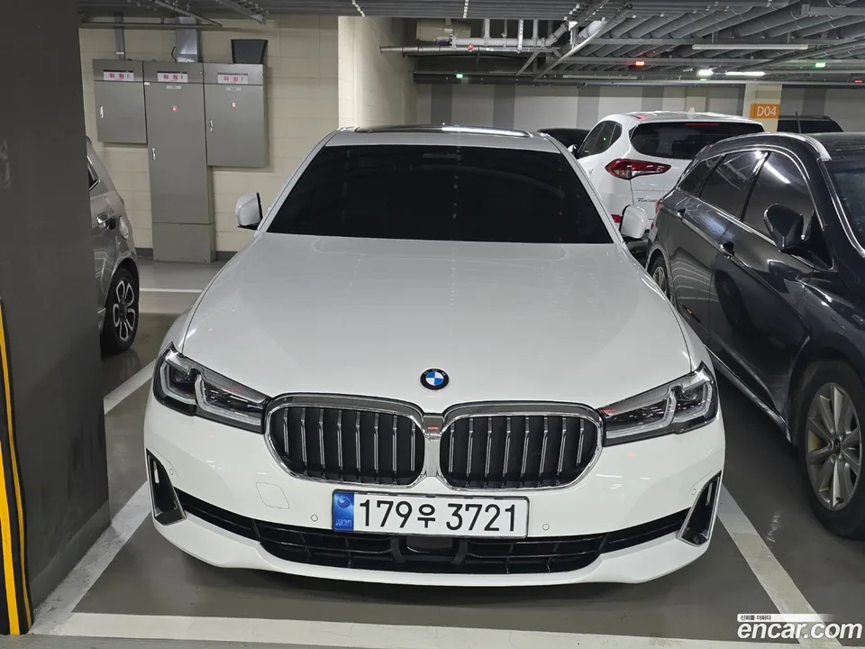 BMW 5 Series 530i xDrive 2022 — photo 1, buy with delivery to Moscow