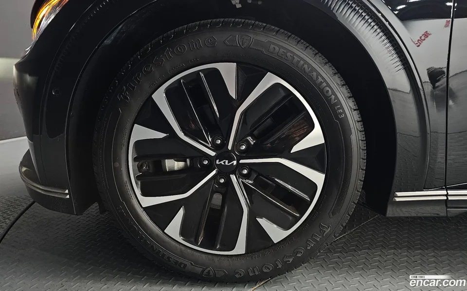 Kia EV6 2023 — thumbnail 5